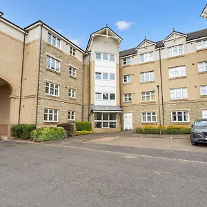 Modern 1br Flat - Free Parking + Lift EDI